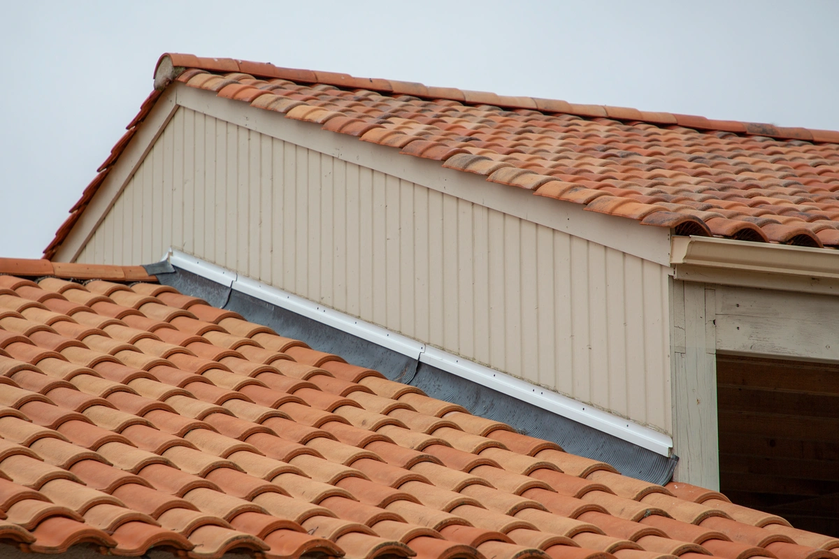 roof-flashing-clay-roof