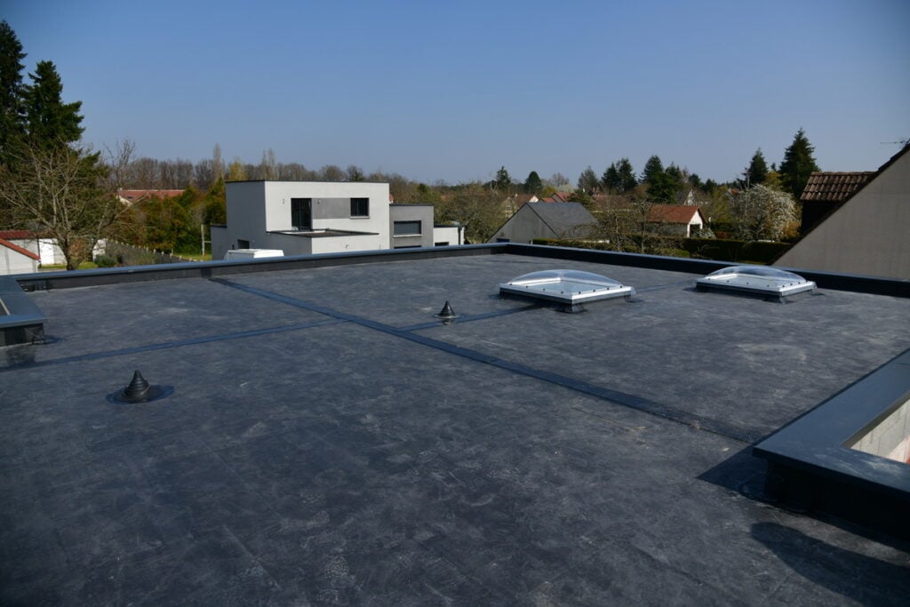 EPDM roof, roofing membrane on flat roof