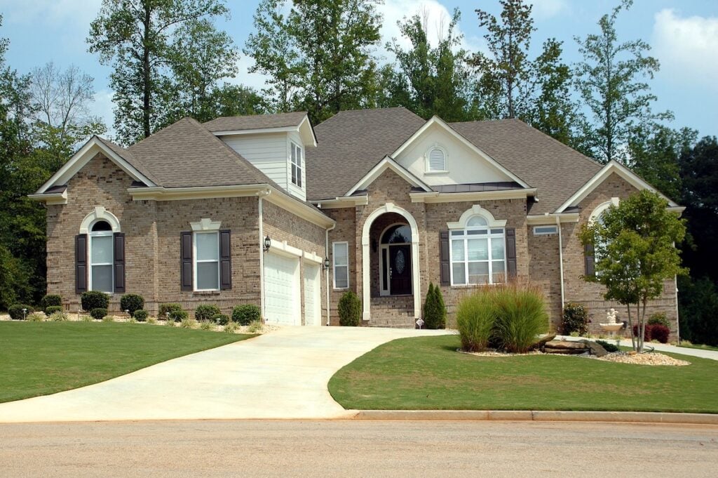 how to choose roof color for red brick house